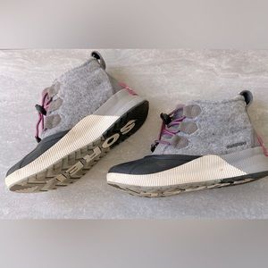 SOREL Youth Girls Out 'N About Classic Waterproof Boot.